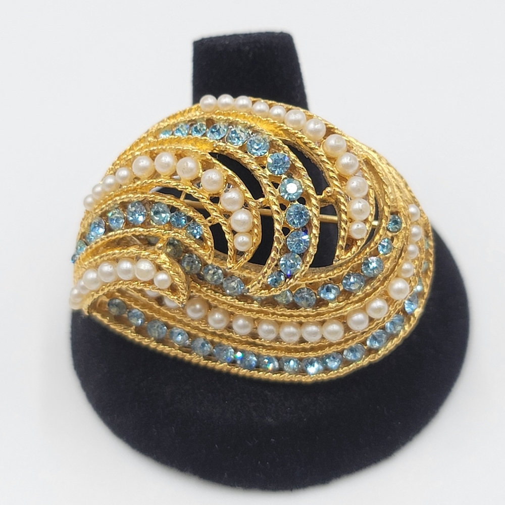 Vtg BSK brooch